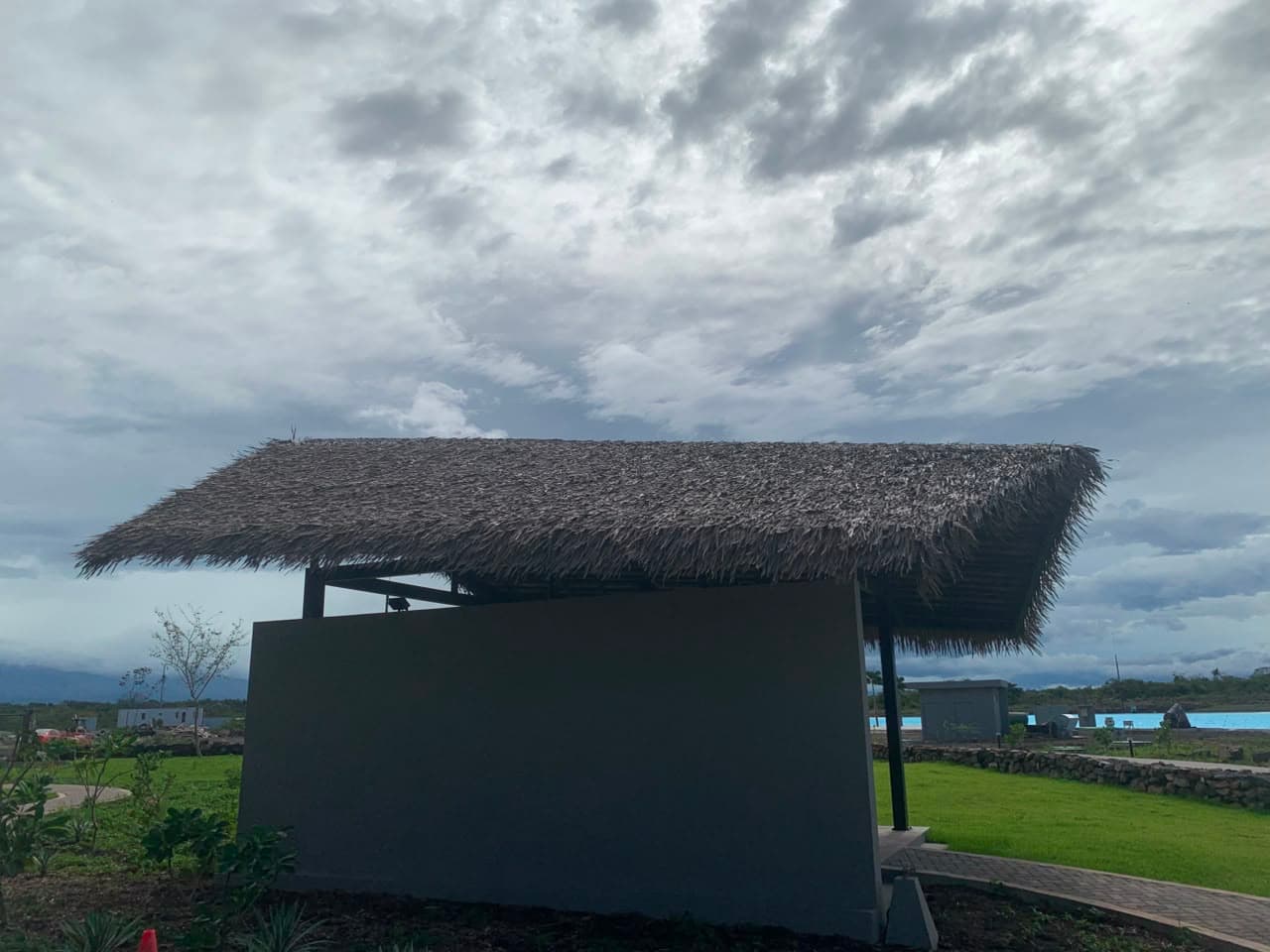 Volumen contemporáneo con palapa